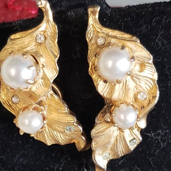 Jewelry Vintage Costume Jewelry Earrings Pearl And Gold Poshmark